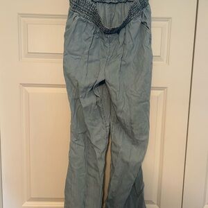 Women's Light Blue Cropped Pants